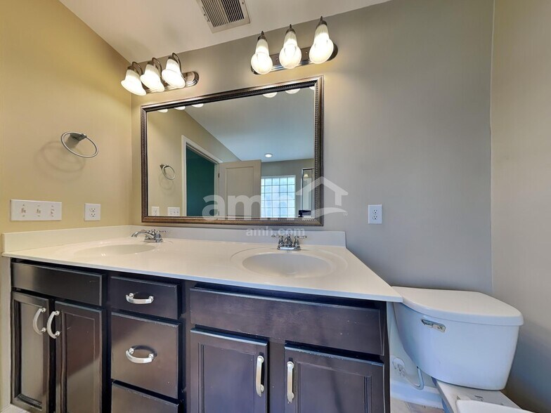 Building Photo - 42 Sand Valley Ct