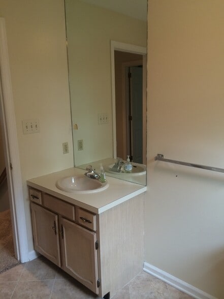 Building Photo - 1520 Tussey Ct