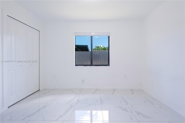 Building Photo - 2492 NW 44th St