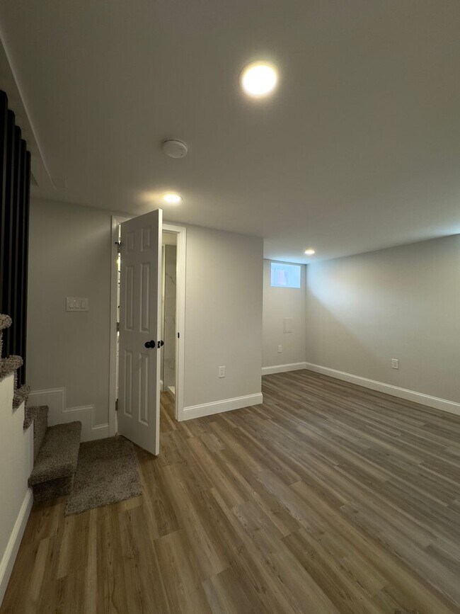 Building Photo - Spacious 3Bed/2Bath Townhome with Modern Amenities and Outdoor Space in Woodlawn MD