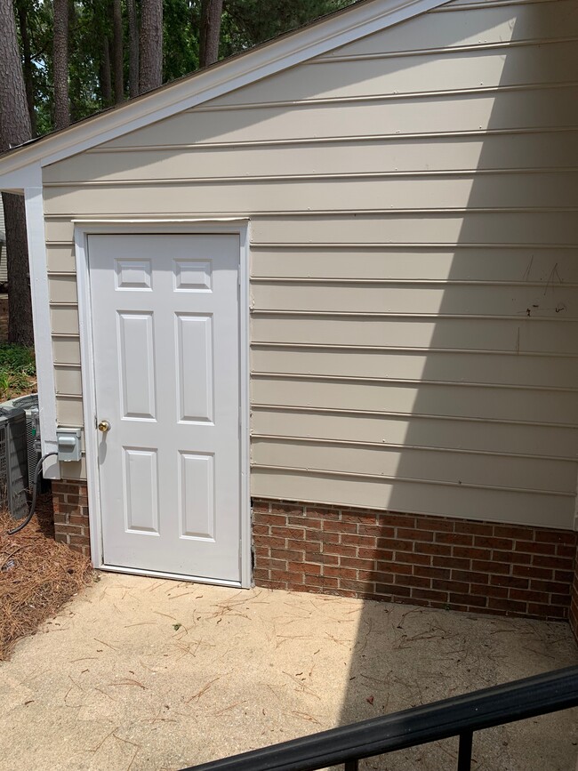 Building Photo - 107 Garwin Dr W