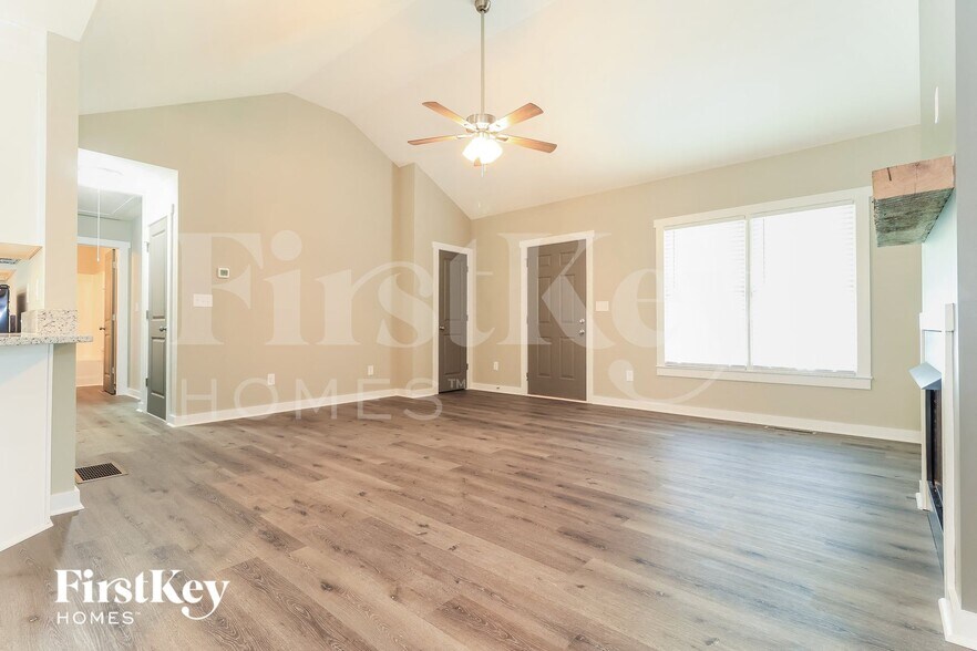 Building Photo - 321 Spring Ridge Dr