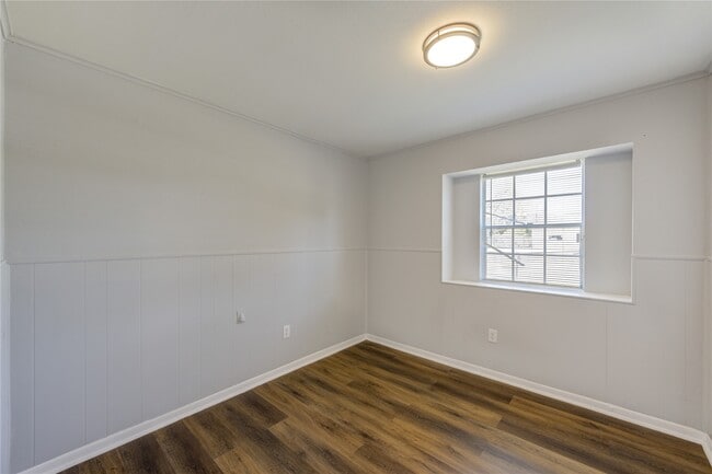 Building Photo - 5327 Crestmont St