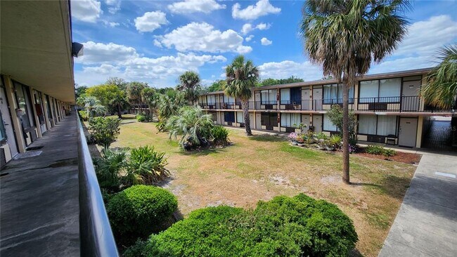 Building Photo - 7900 S Orange Blossom Trail