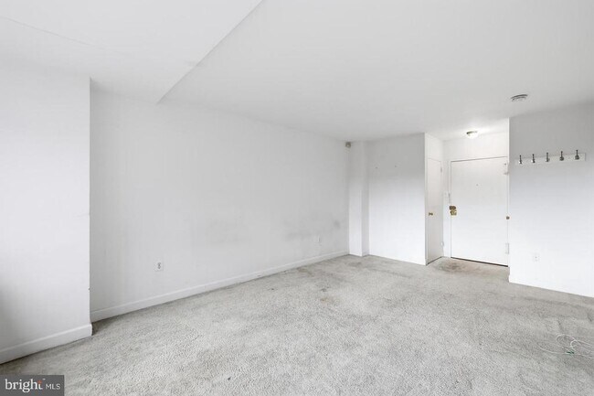 Building Photo - 1121 Arlington Blvd
