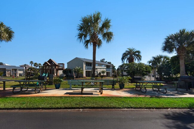 Building Photo - 3795 Scenic Hwy 98