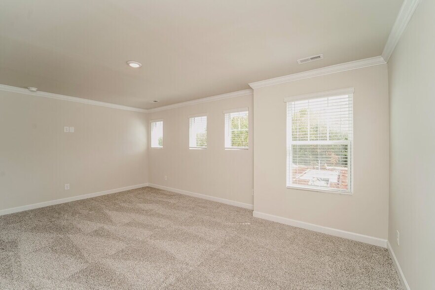 Building Photo - 14220 Laughing Gull Dr