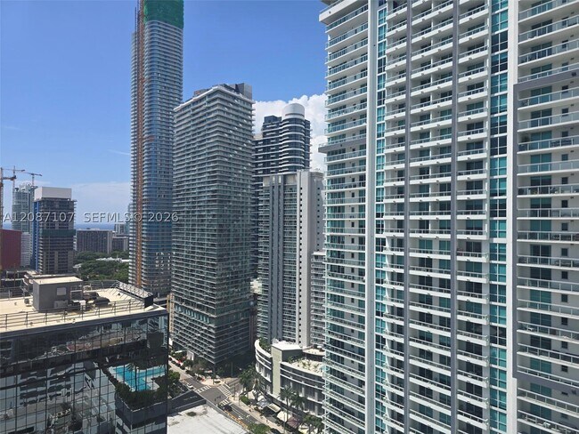 Building Photo - 1060 Brickell Ave
