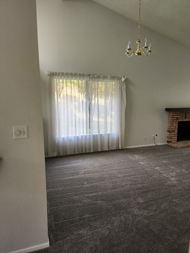 Building Photo - BEAUTIFUL TWO BED, TWO BATH HOME! 55+ COMMUNITY