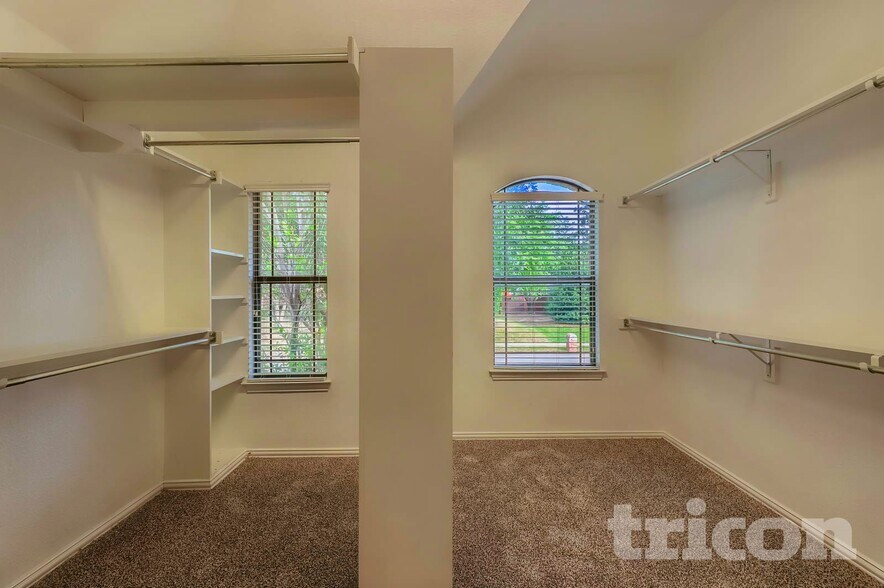 Building Photo - 8698 Fisher Dr