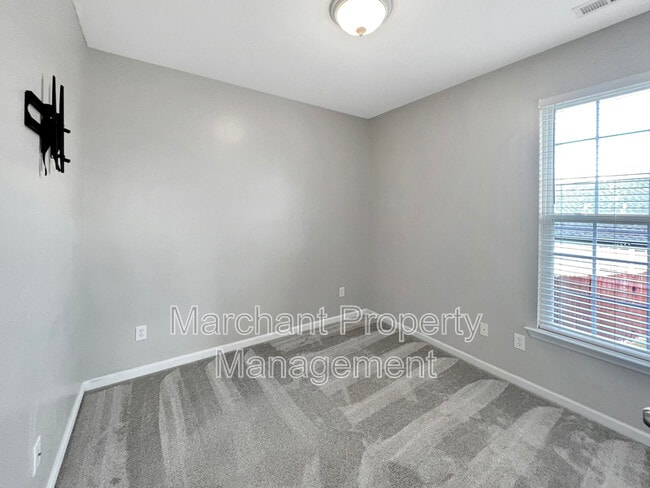 Building Photo - 104 Coxton Mill Ct