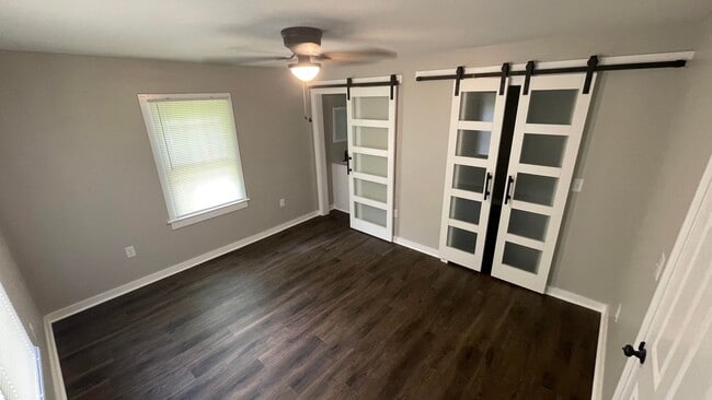 Building Photo - Newly Renovated 3br/2ba Home in Taylors, SC
