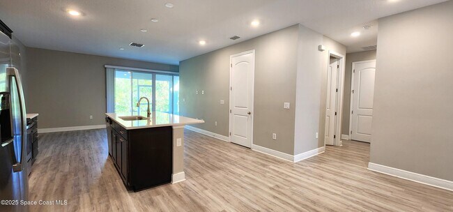 Building Photo - 3948 Southern Vis Lp
