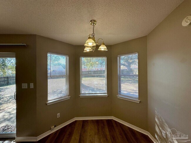 Building Photo - 3621 Pebble Ln