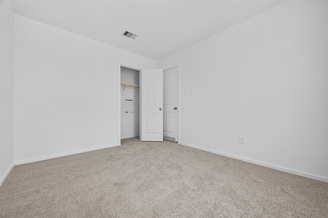Building Photo - 16722 Spotted Oak Dr