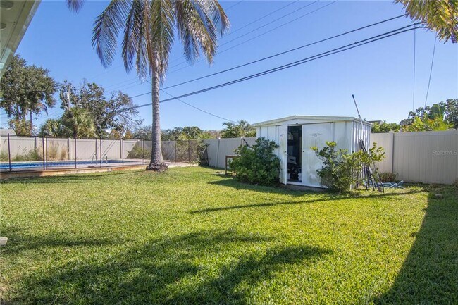 Building Photo - 600 43rd Ave NE