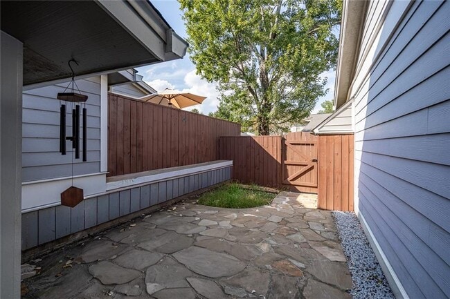 Building Photo - 5004 Meadow Ln