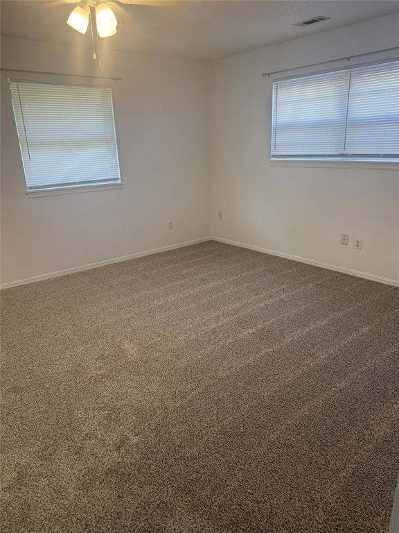 Building Photo - 315 Willow Pl