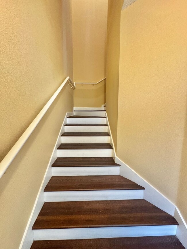 Building Photo - 6464 S Goldenrod Rd