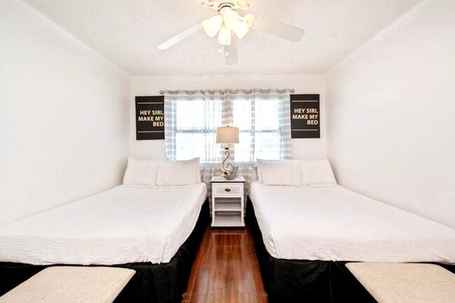 Building Photo - 149 Durango Rd