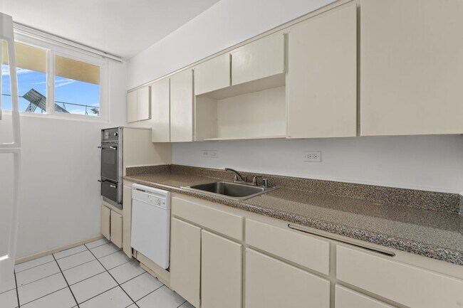 Kitchen - 691 Levering Ave
