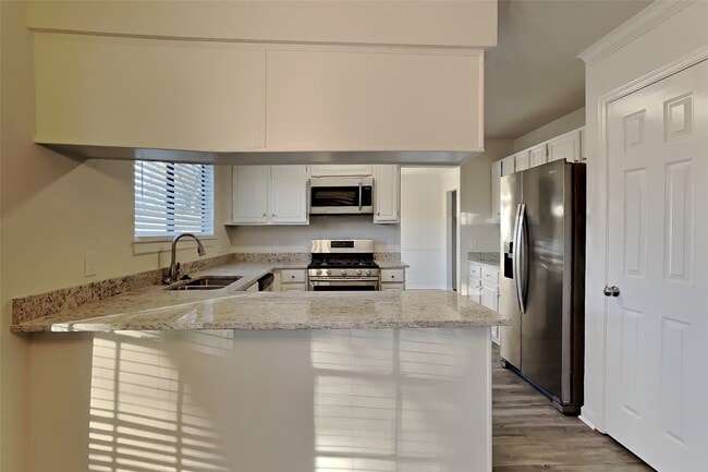 Building Photo - 8335 Sparkling Springs Dr