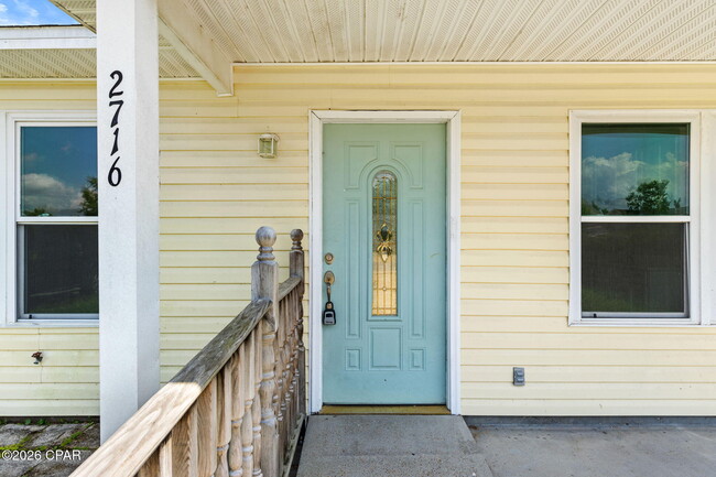 Building Photo - 2716 Oak Hammock Dr