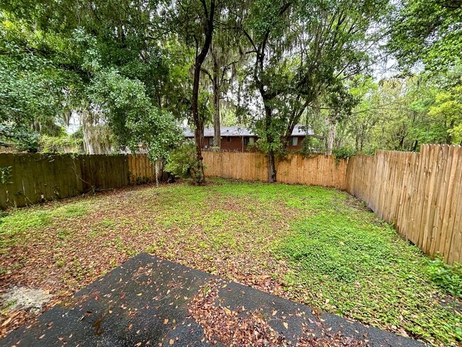 Building Photo - 1038 SW 6th Dr