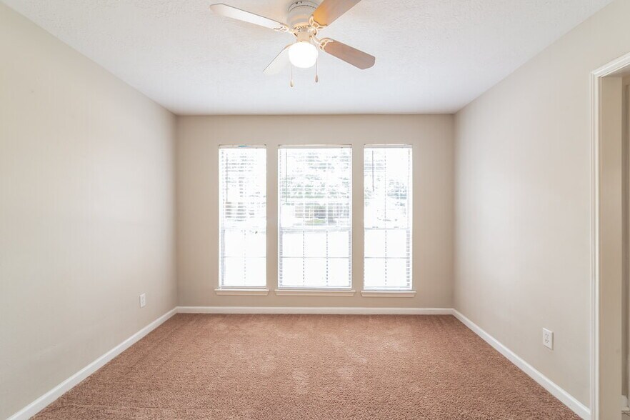 Building Photo - 9038 Waving Fields Dr