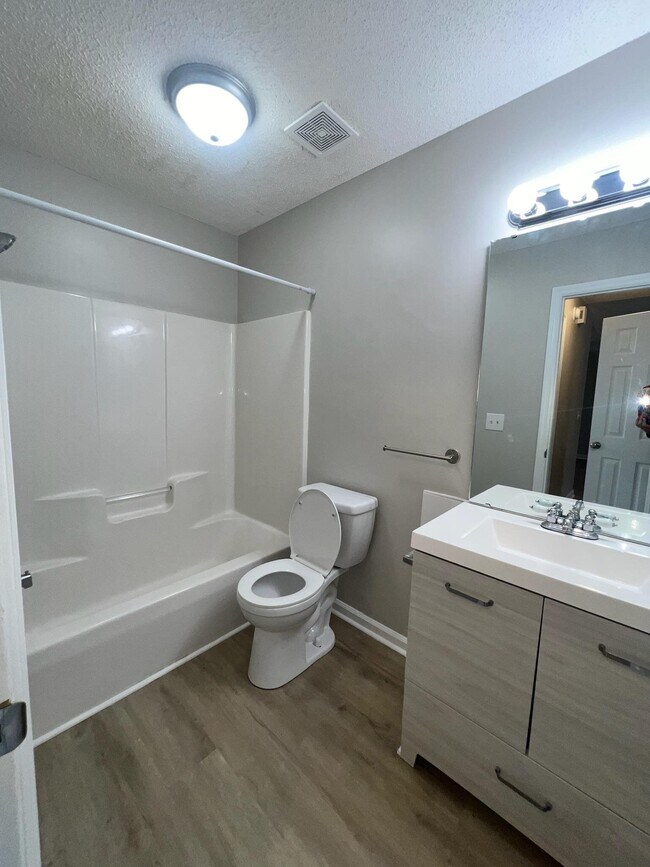 Building Photo - 6048 Buxton Dr