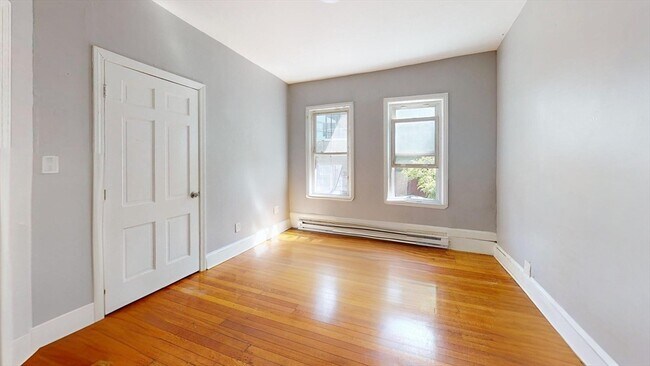 Building Photo - 19 Chilcott Pl