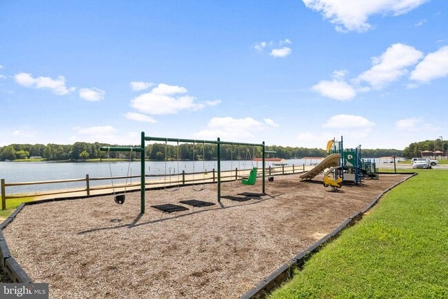 Building Photo - 686 Lake Caroline Dr