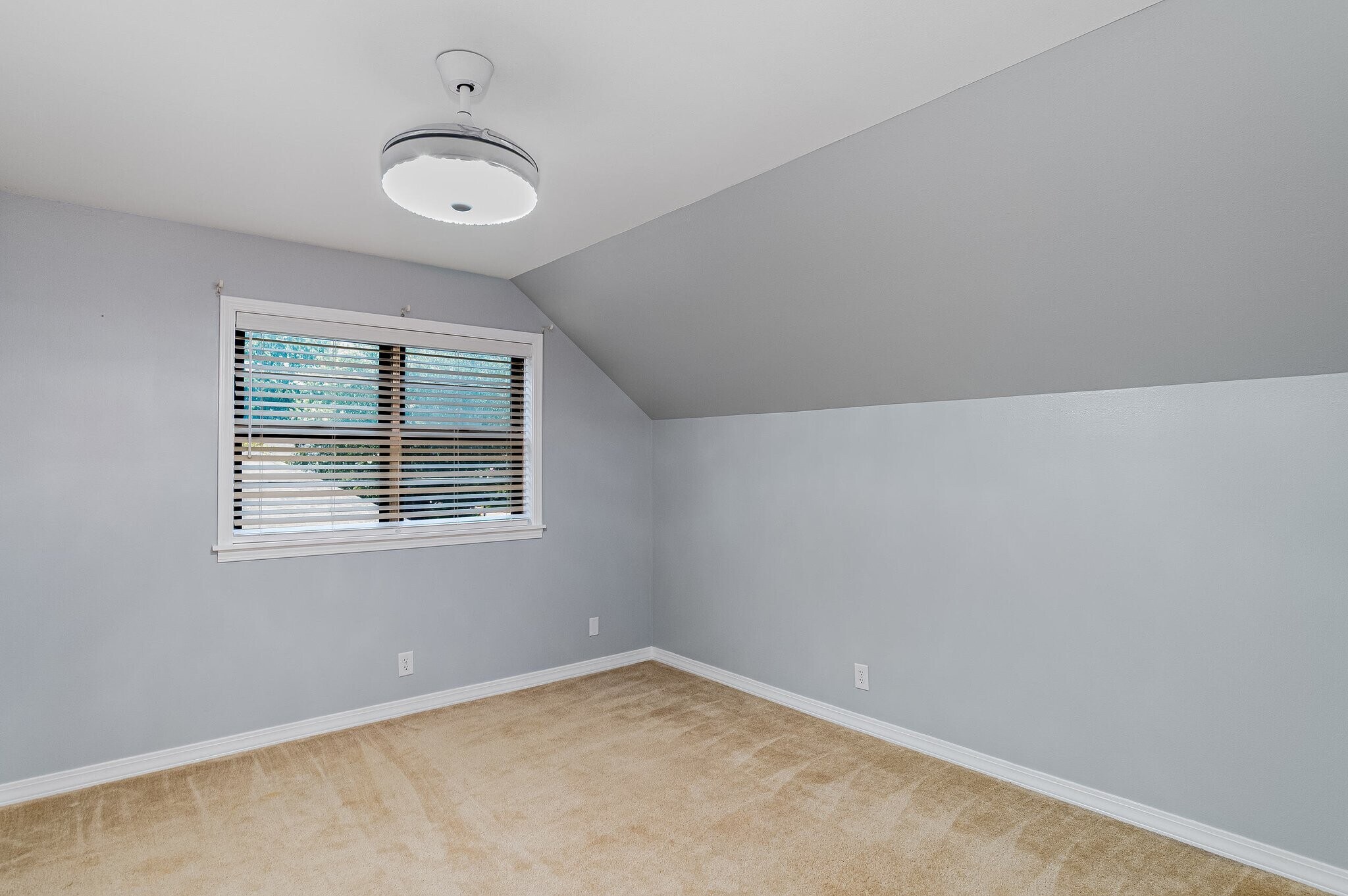 Building Photo - 1554 Westbury Dr