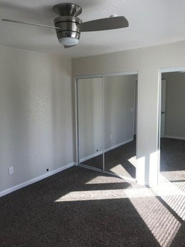 Building Photo - 497 Sebastopol Ave