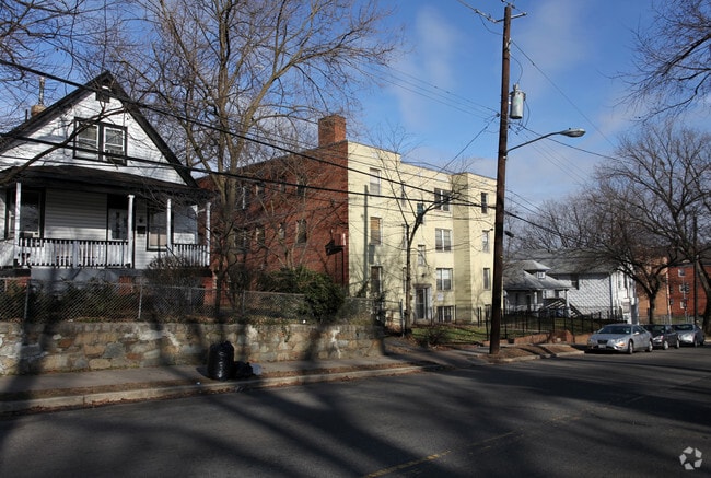 Building Photo - 22 Atlantic St SE