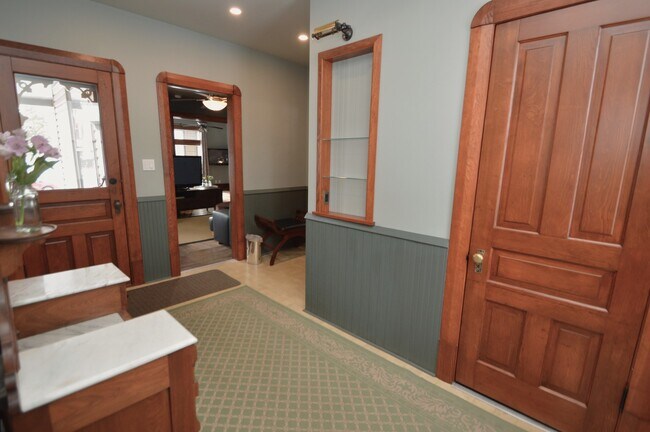 Building Photo - 2626 Union St