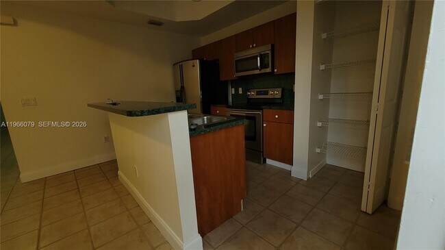 Building Photo - 4976 Leeward Ln