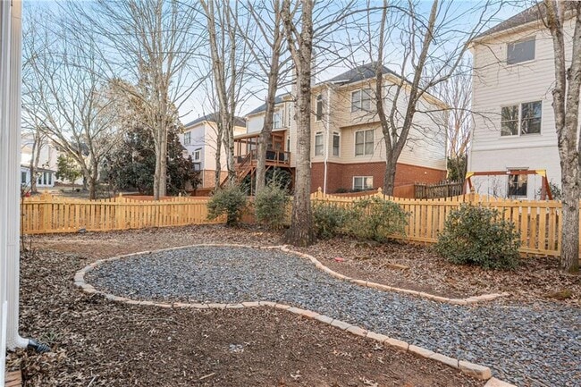 Building Photo - 2050 Willshire Glen