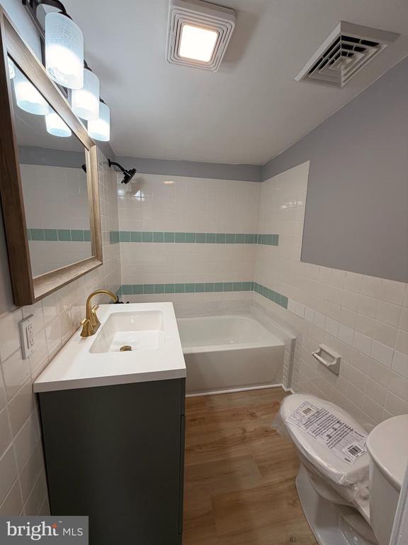 Building Photo - 46 Penn St