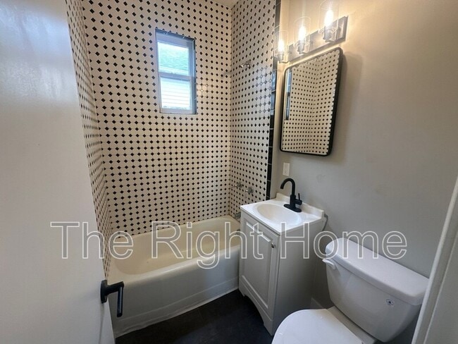 Building Photo - 4444 N 60th St