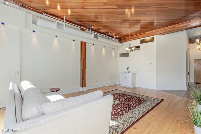 Building Photo - 408 W St Clair Ave