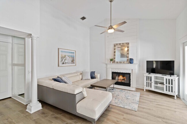 Building Photo - 7447 Hawkins Rd