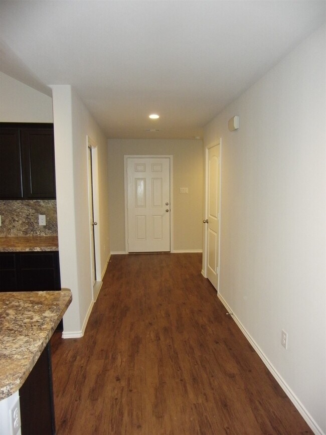 Building Photo - 5522 Mesquite Oaks Trail