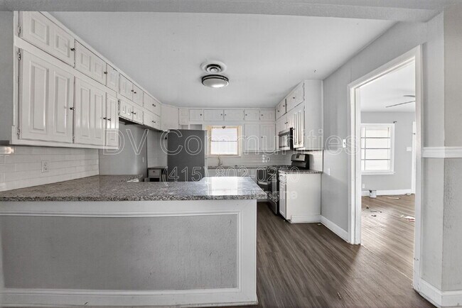 Building Photo - 3901 Dakota Trail