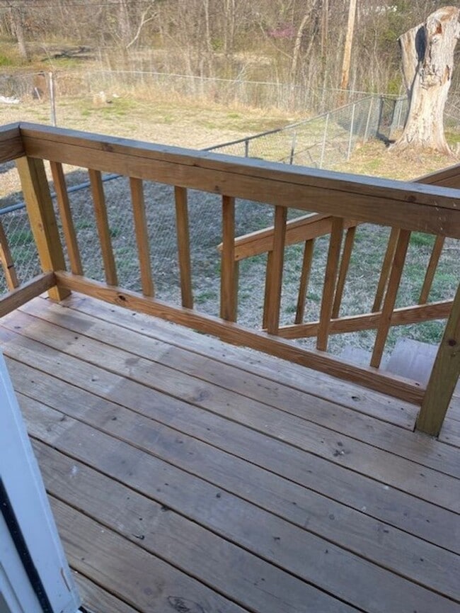 Building Photo - 1648 S Maple Ave