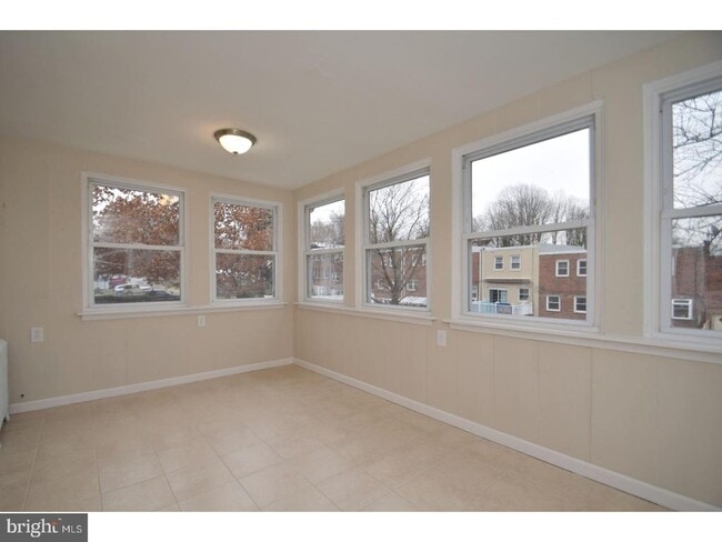 Building Photo - 321 Hermitage St