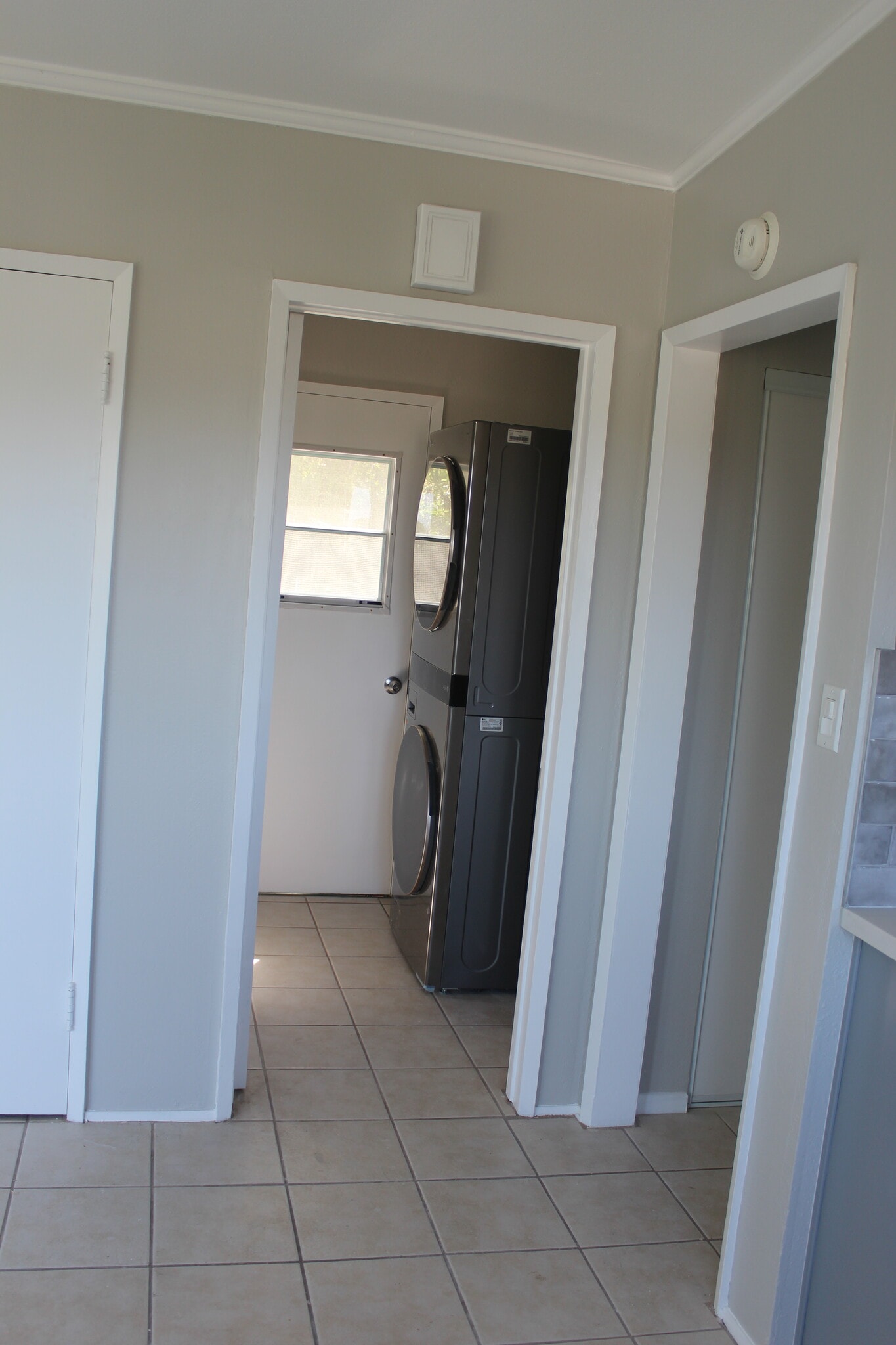 Laundry Room with storage - 934 Highline Rd