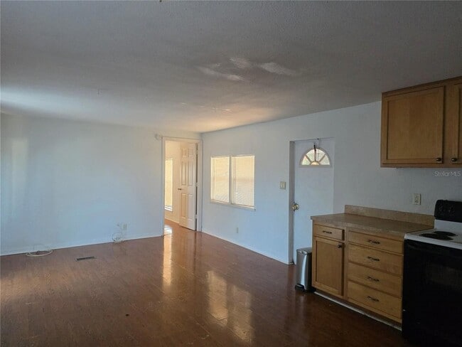 Building Photo - 6525 Tralee Ave