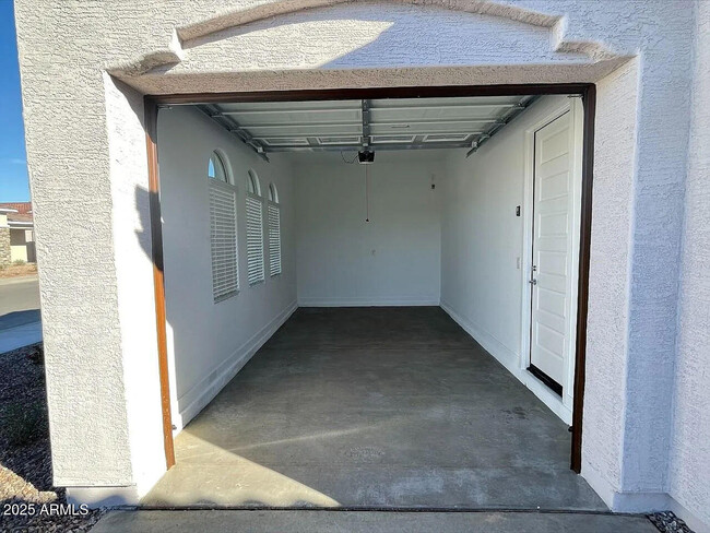 Building Photo - 207 E Gemini Pl
