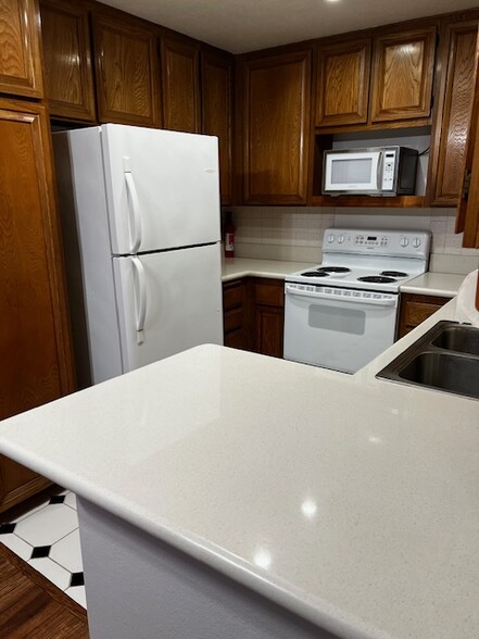 Kitchen - 5745 Friars Rd